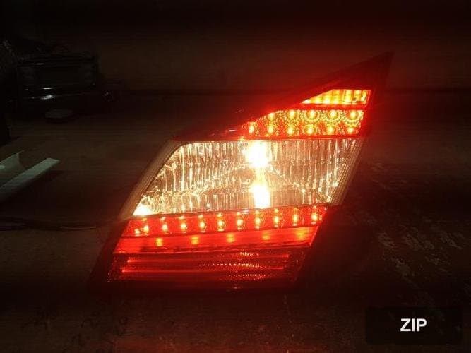 Hyundai Genesis 2011 — фонарь задний внутренний правый (LED)