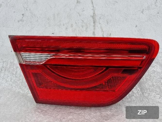 Jaguar XE 2016 — накладка задней двери левая 3