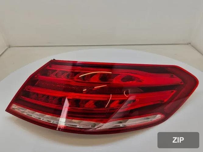 Mercedes-Benz E-Class 2014 — фонарь задний правый A2129068802