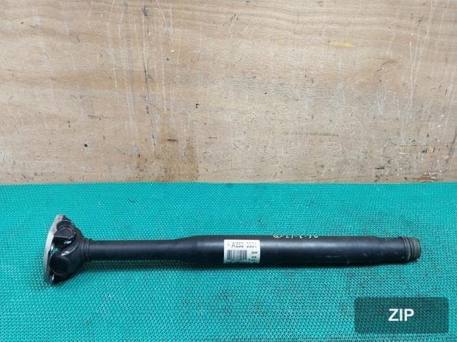 Mercedes-Benz E-Class 2018 — карданный вал передний A2534103301