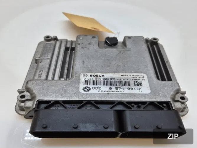 BMW 5 серия 2010 — блок управления двигателем ECU 857409101 3