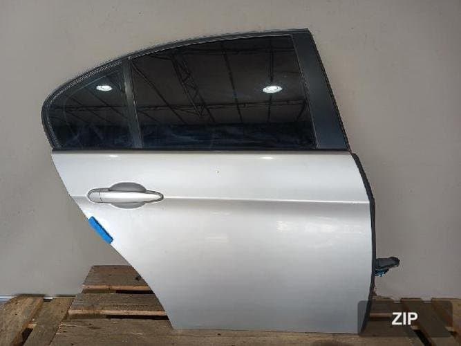 BMW 3 Series 2010 — задняя дверь правая