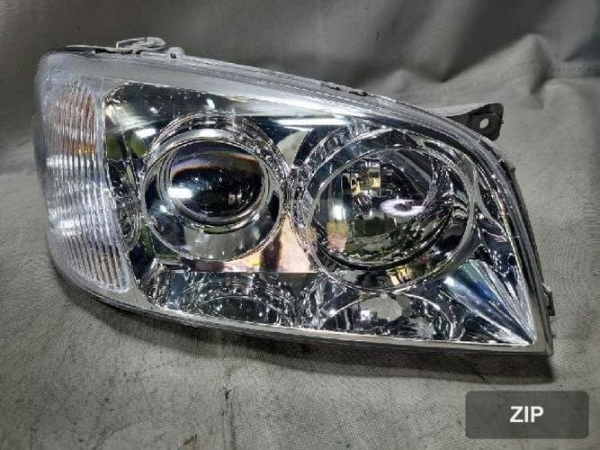 Hyundai Grandeur 2004 — фара правая