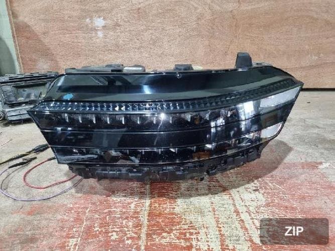 Genesis G90 2022 — фара левая