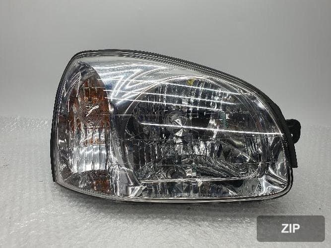Hyundai Santa Fe 2003 — фара передняя правая