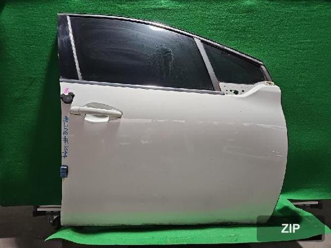Peugeot 208 2014 — дверь передняя правая 9807820680