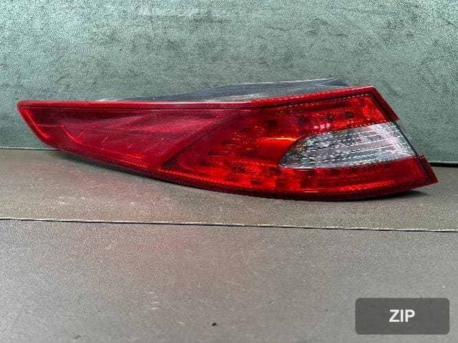 Kia K5 2012 — комбинированный задний фонарь левый (сторона водителя)
