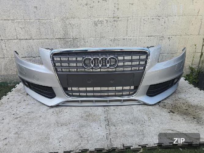Audi A4 2011 — передний бампер правый