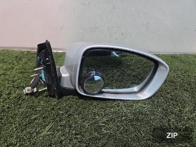 Hyundai Genesis 2011 — боковое зеркало правое