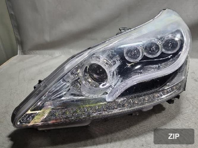 Hyundai Equus 2012 — фара левая LED