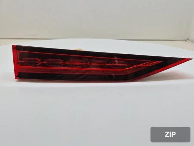 Volvo V60 2023 — фонарь задний внутренний левый 32228904