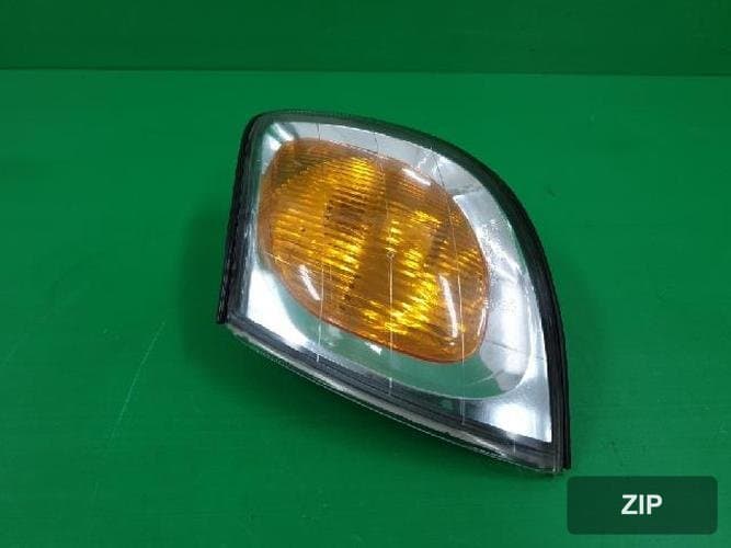 Hyundai Trajet 2001 — повторитель поворота левый 923013A000