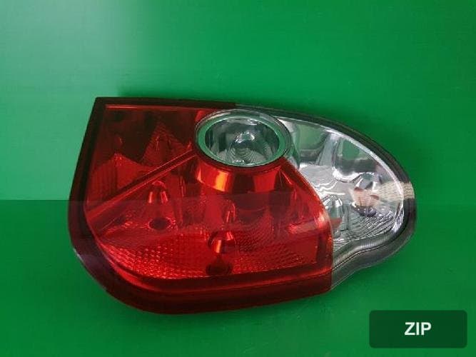 Hyundai Terracan 2003 — комбинированный фонарь задний правый 92402 H1110