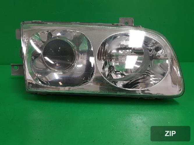 Hyundai Trajet 2003 — фара передняя правая 921023A000