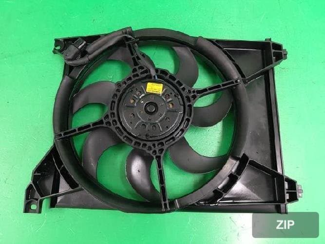 Hyundai Trajet 2007 — конденсор кондиционера 977303A160