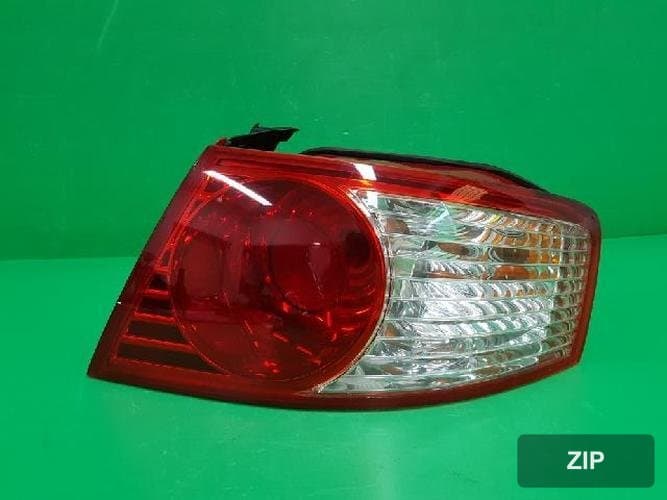 Kia Opirus 2003 — фонарь задний правый (комбинированный) 924023F000