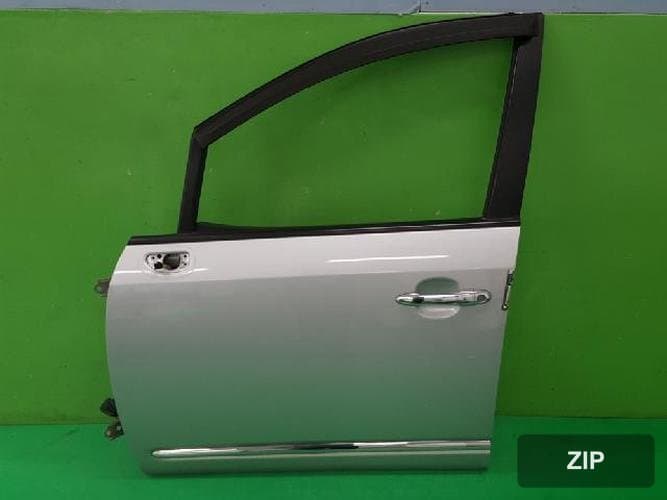 Kia Carens 2007 — дверь передняя левая 760031D000