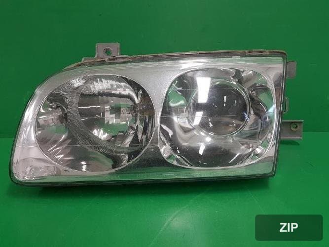 Hyundai Trajet 2003 — фара передняя левая 921013A000