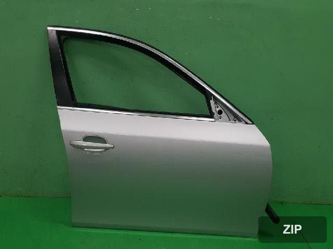 BMW 5 Series 2009 — передняя дверь правая