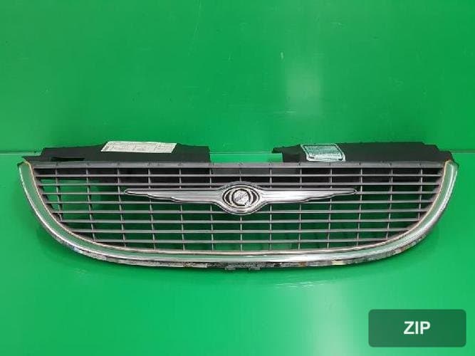 Chrysler Grand Voyager 2002 — решётка радиатора 4857522AA