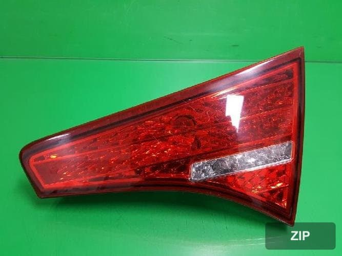 Kia K5 2012 — накладка крышки багажника (с фонарём) 924042T000