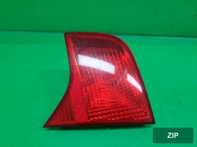 Audi A4 2007 — облицовка багажника белая 965038-02