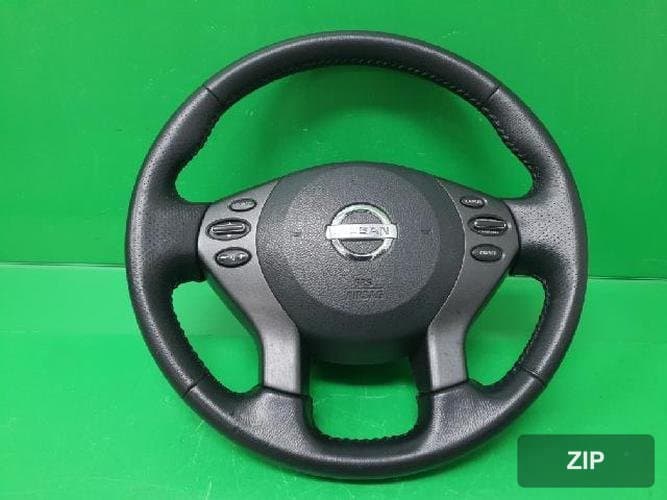 Nissan Altima 2010 — рулевое колесо 1