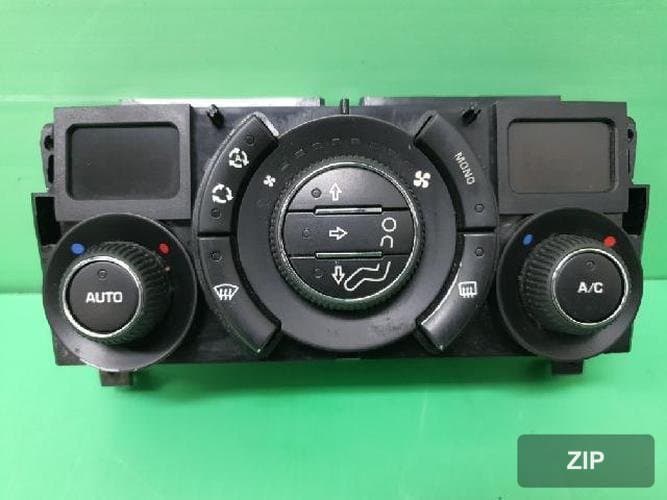Peugeot 3008 2014 — блок управления климатконтролем 96738322XT