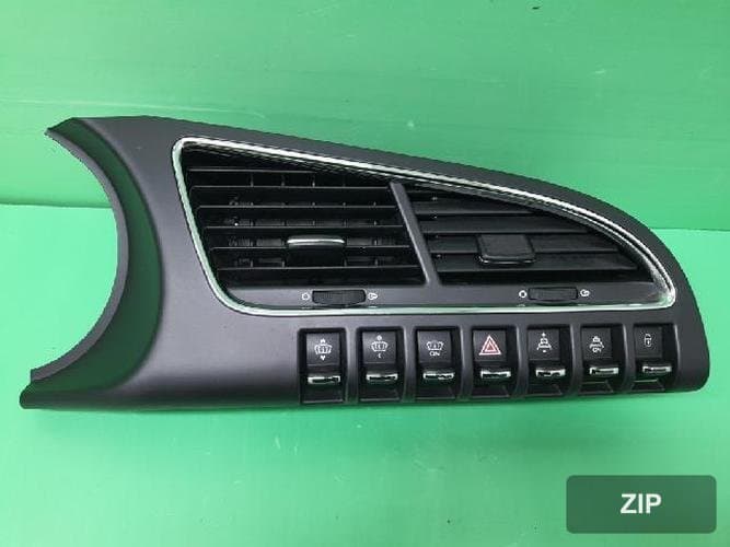 Peugeot 3008 2012 — панель приборов 96638425XT