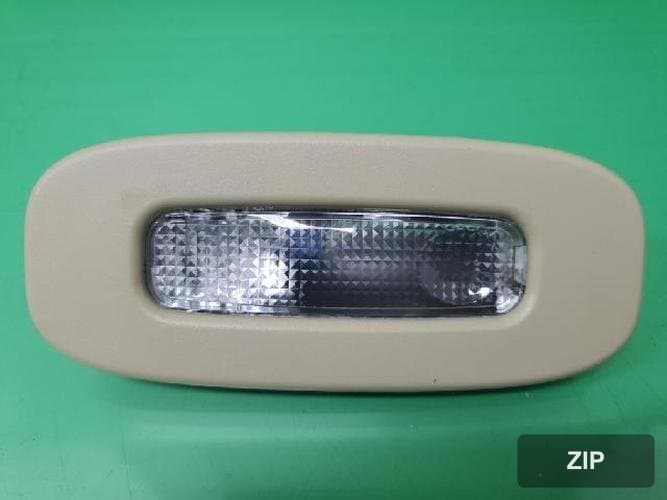 Ford MKS 2015 — салонный светильник BA53 13A702 A