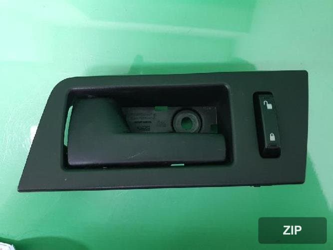 Ford Escape 2008 — защёлка двери 8L84 7822601