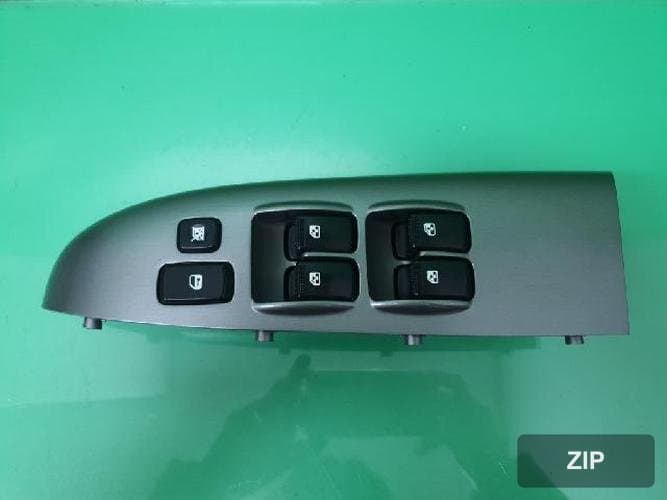 Kia Carnival 2010 — кнопка стеклоподъемника 1