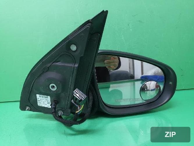 Volkswagen Golf 2013 — боковое зеркало правое 5K0 857 502 CH
