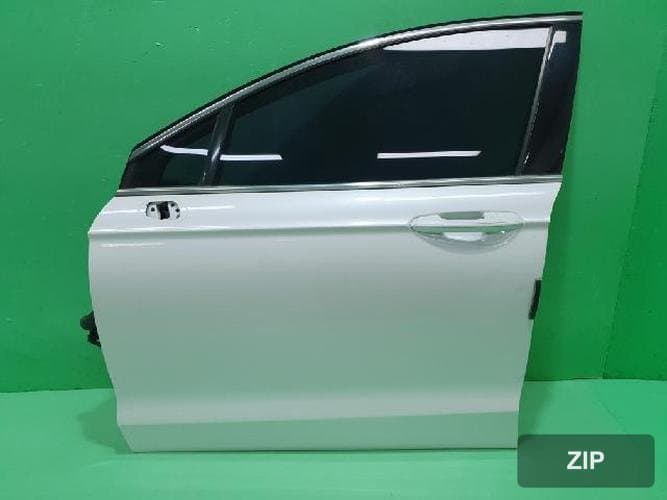 Ford Mondeo 2016 — передняя дверь левая