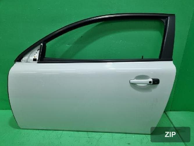 Volvo C30 2010 — дверь передняя левая