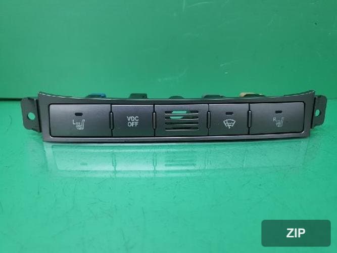 Kia Carnival 2011 — кнопка/выключатель 1