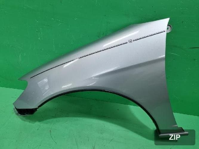 Honda Civic 2005 — крыло левое
