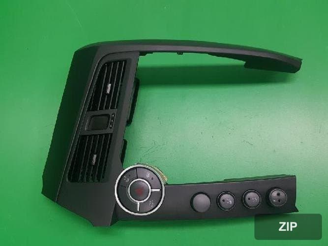 KG Mobility Kairo 2007 — приборная панель 7661009002HCC
