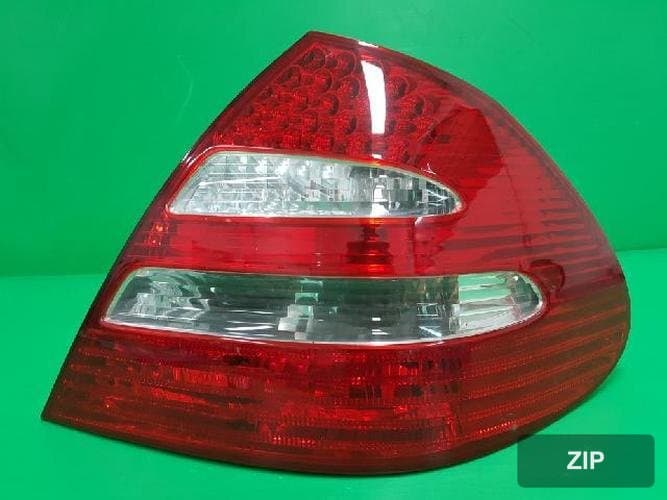 Volkswagen Passat 2006 — фара задняя комбинированная (правая, сторона пассажира) A 2118200664