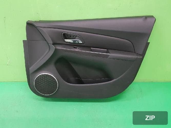 GM Daewoo Cruze 2014 — передняя дверь, обшивка (правая)