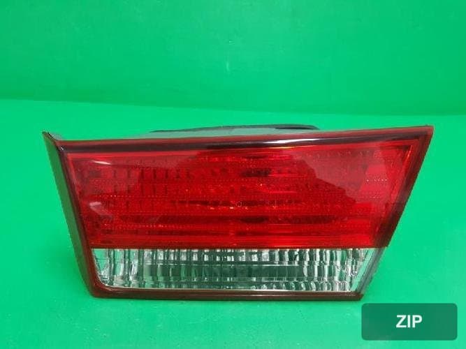 Hyundai Sonata 2008 — фонарь багажника белый 924043K500