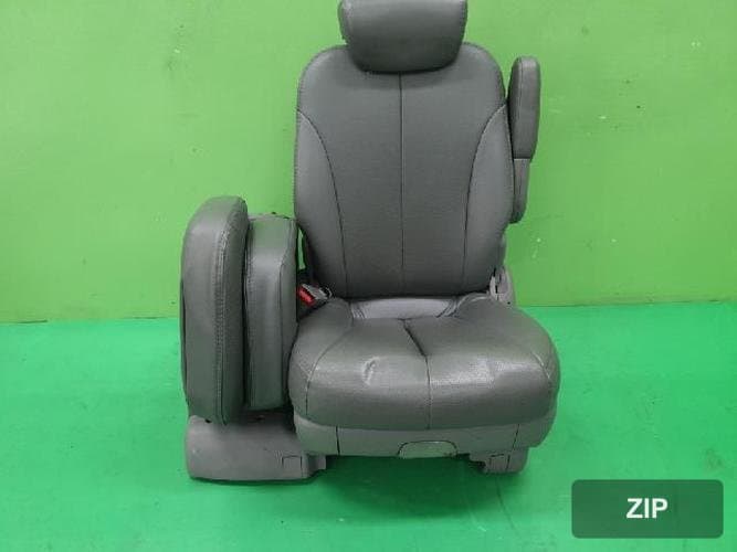 Kia Carnival 2007 — сиденье второго ряда