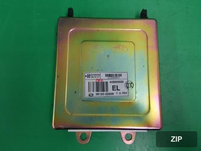 Hyundai Santa Fe 2002 — блок управления двигателем ECU 39120 32200
