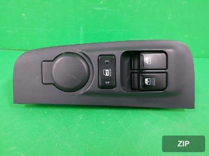 Hyundai Grand Starex 2009 — выключатель стеклоподъемника левый 935704H200WK