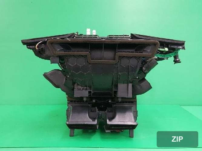 Renault SM3 2011 — испаритель кондиционера/отопителя 272700051R