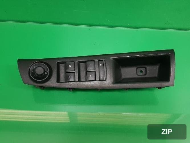 GM Daewoo Cruze 2011 — кнопка стеклоподъёмника 13305373 6