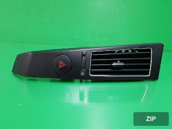 Hyundai Veracruz 2008 — центральный воздуховод левый в сборе