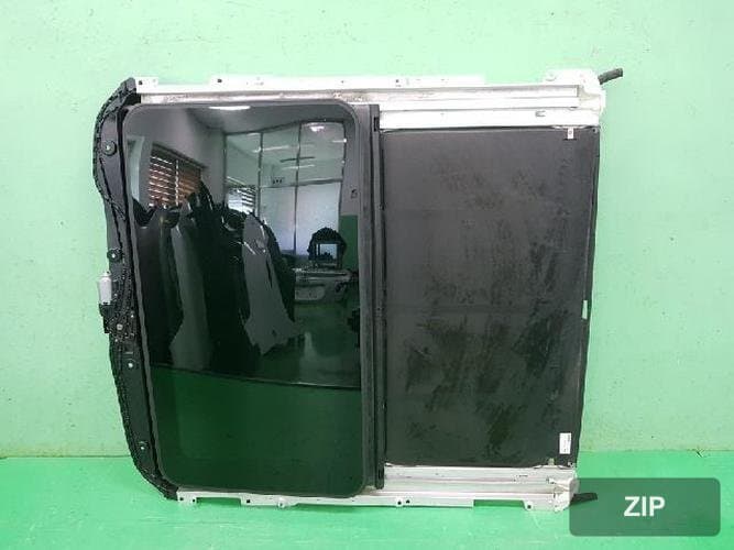 Mercedes-Benz C-Class 2009 — люк крыши A2047800240