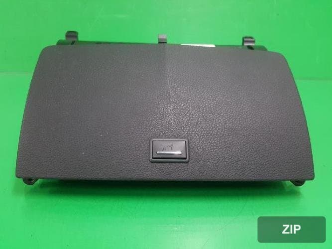 Mercedes-Benz C-Class 2009 — панель приборов A2046801231