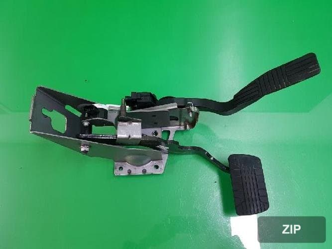 GM Daewoo Captiva 2013 — педаль тормоза 20905699